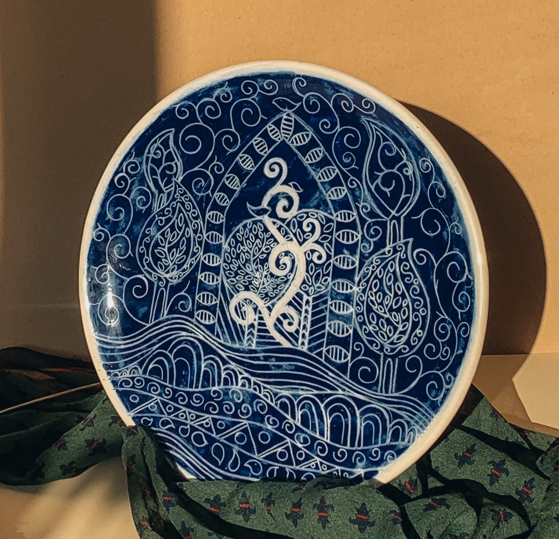 بشقاب دیوارکوب سرامیکی